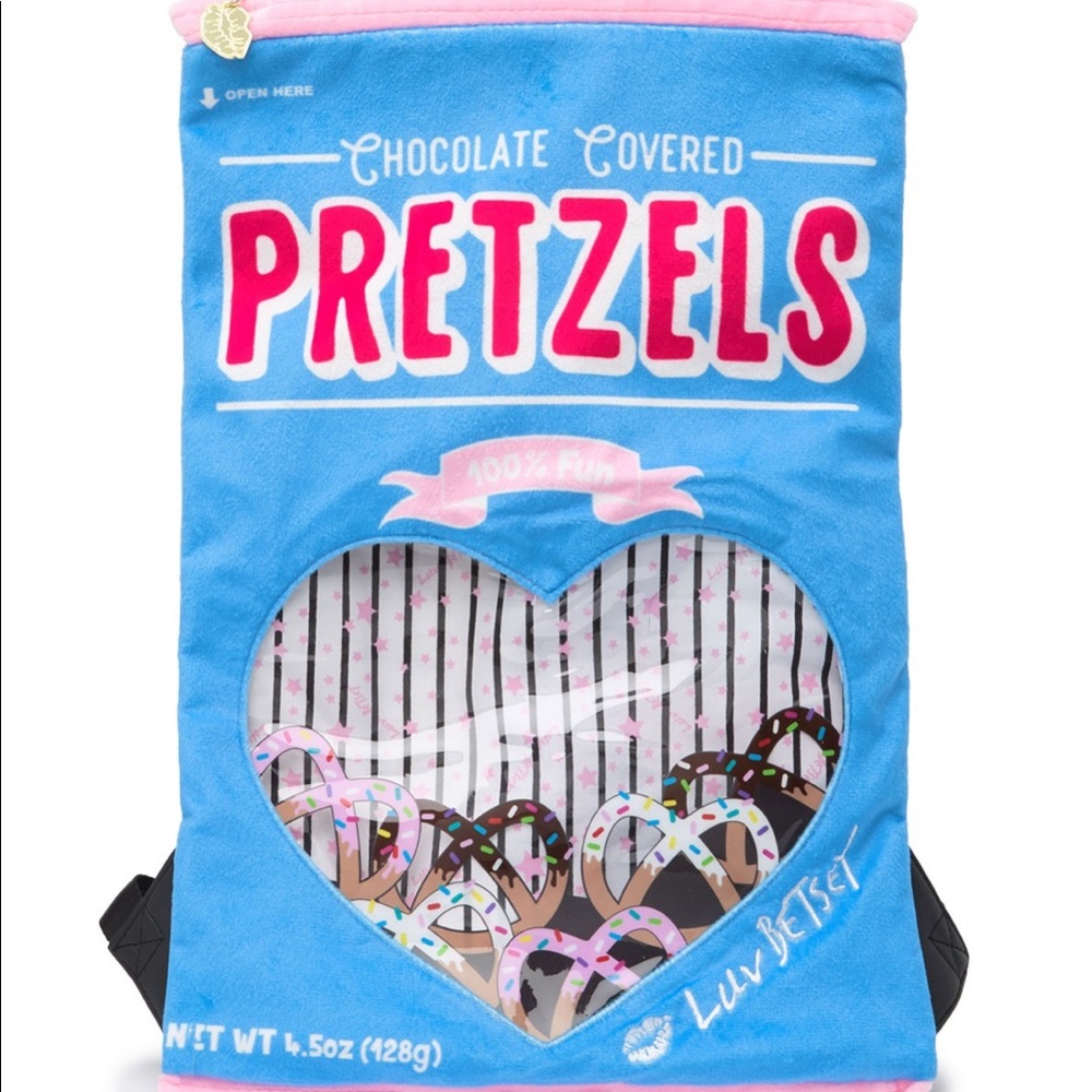 NWT Betsey Johnson Pretzel Backpack